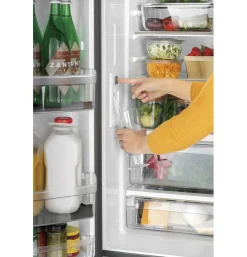 CAFE Réfrigérateur 18,6 pi3 33 po Acier inoxydable Congélateur en bas, Portes françaises - CWE19SP2NS1