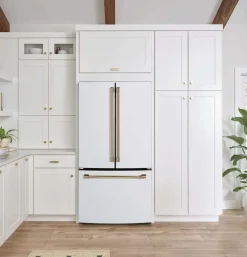 CAFE Réfrigérateur 18,6 pi3 33 po Blanc Congélateur en bas, Portes françaises - CWE19SP4NW2