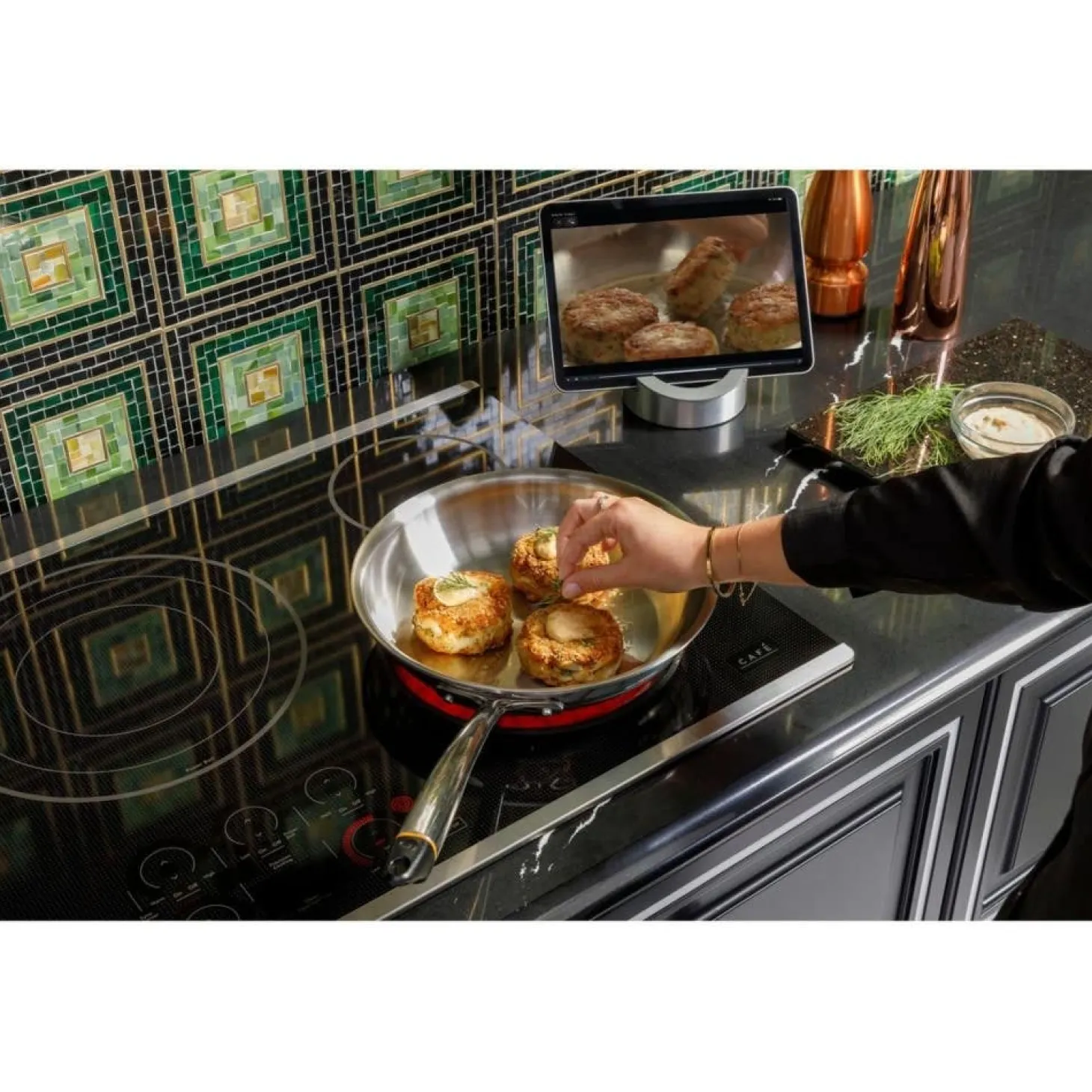 CAFE Table de cuisson Vitrocéramique Noir 30" Noir - CEP90301TBB