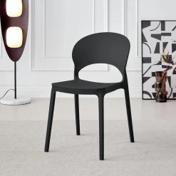 Chaise intérieur/extérieur empilable en résine – noir