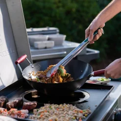 Charbroil Station de cuisson au propane 5-en-1 avec plancha, four à pizza et wok – 36 000 BTU