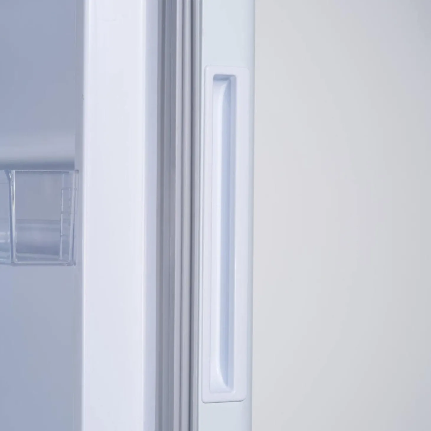DANBY Congélateur 14 pi3, Blanc, Vertical, 28" - DUF140A1WDB