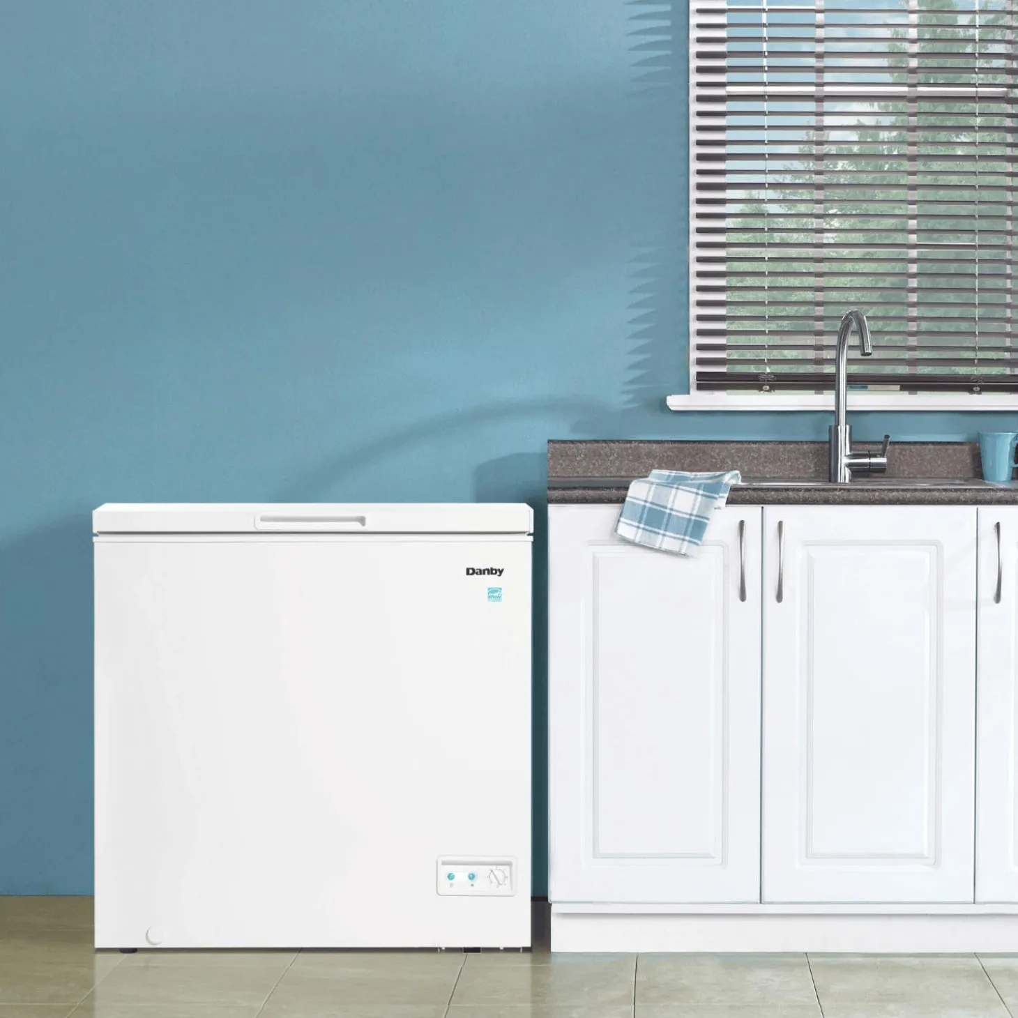 DANBY Congélateur 7 pi3, Blanc, Horizontal, 33" - DCF070A5WDB