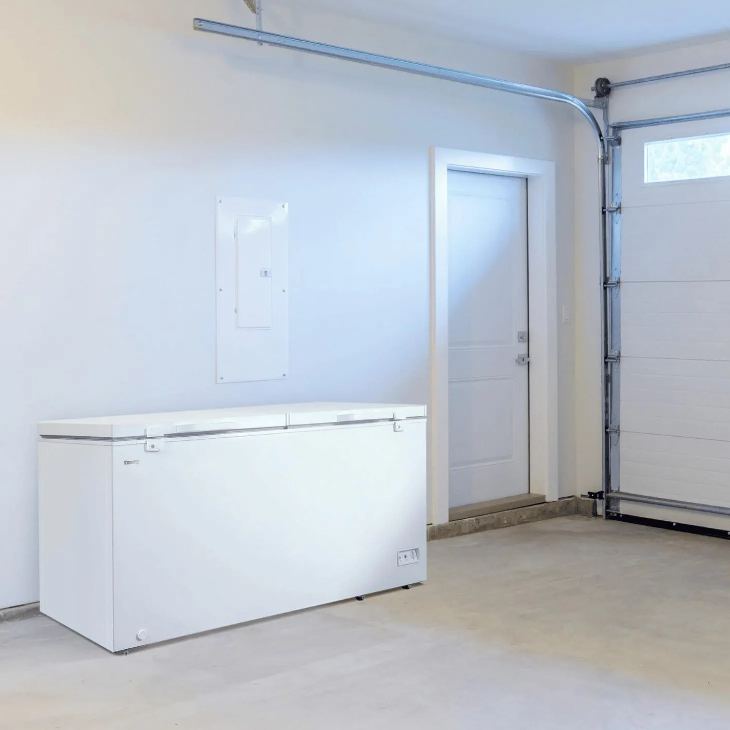 DANBY Congélateur 21 pi3, Blanc, Horizontal, 80" - DCFM210A1WDB