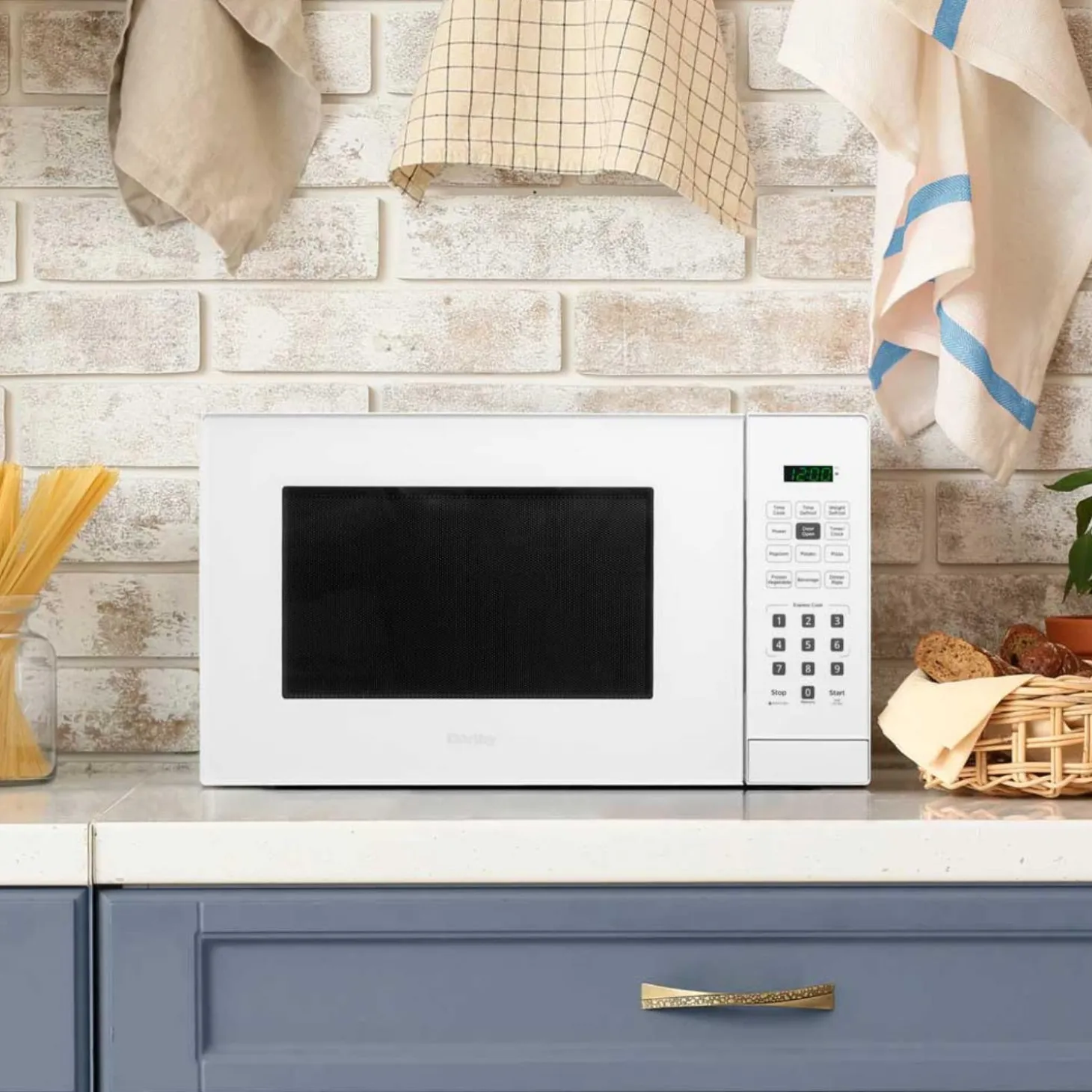 DANBY Micro-ondes Blanc 900 20" DBMW1121BWW