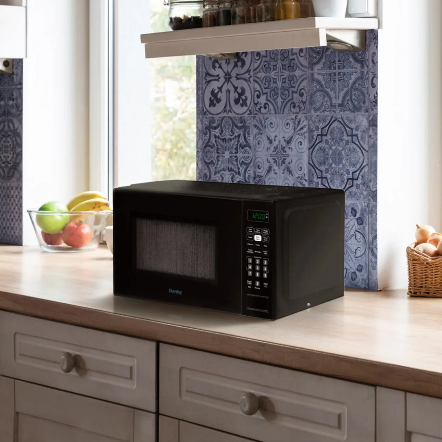 DANBY Micro-ondes Noir 700 17" DBMW0721BBB