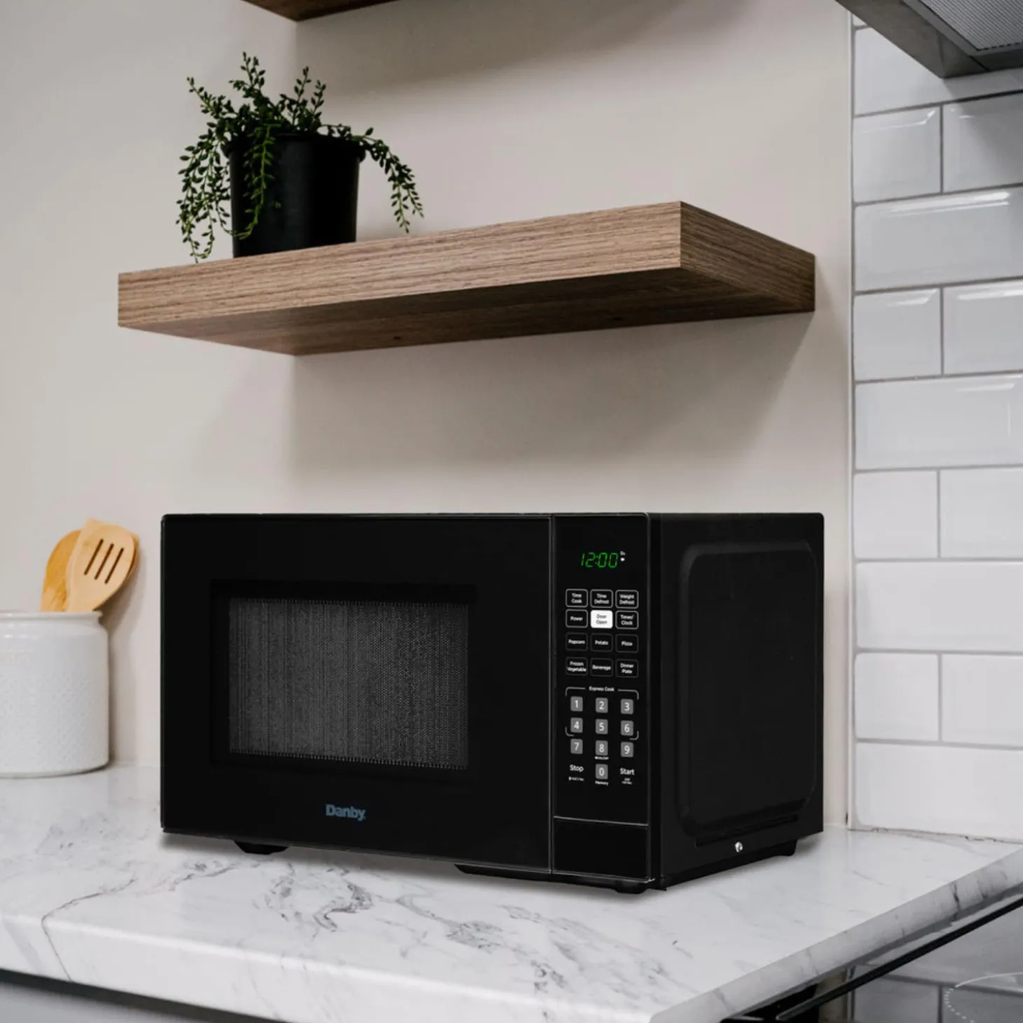 DANBY Micro-ondes Noir 900 21" DBMW1121BBB