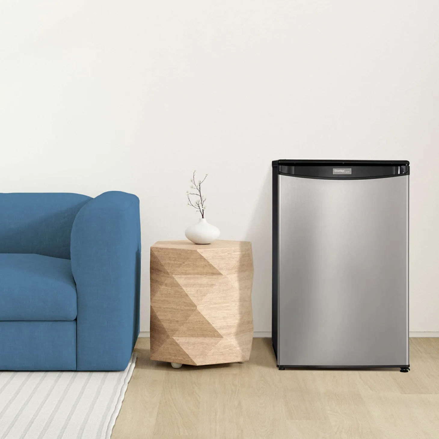 DANBY Réfrigérateur 4,4 pi3 21 po Inox Compact - DAR044A4BSSD
