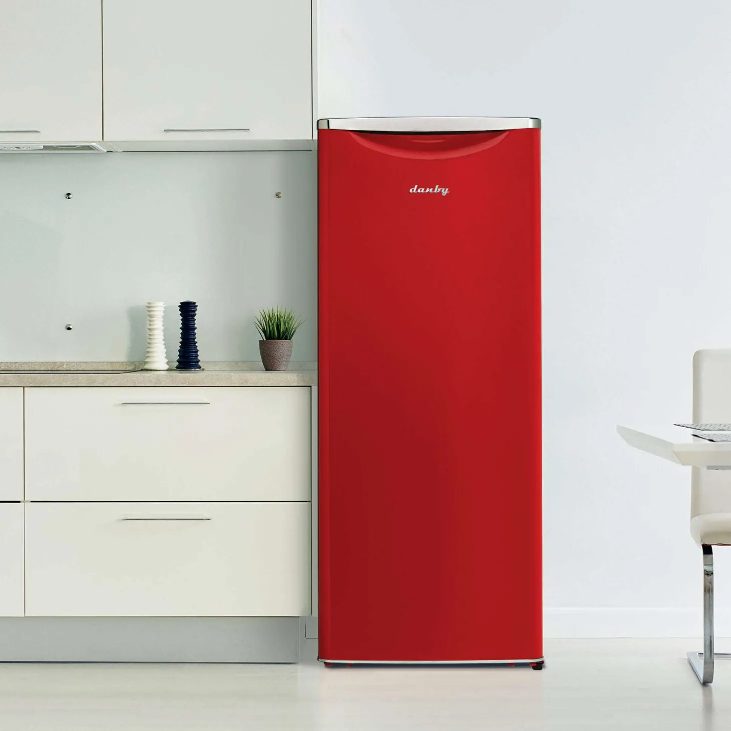 DANBY Réfrigérateur 11 pi3 24 po Rouge Tout réfrigérateur - DAR110A3LDB