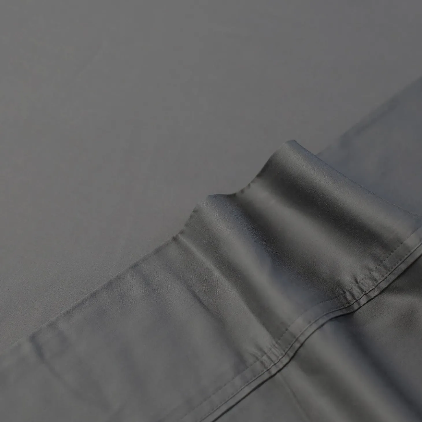 Ensemble de draps queen en rayonne de bambou à têtes séparées - gris charbon