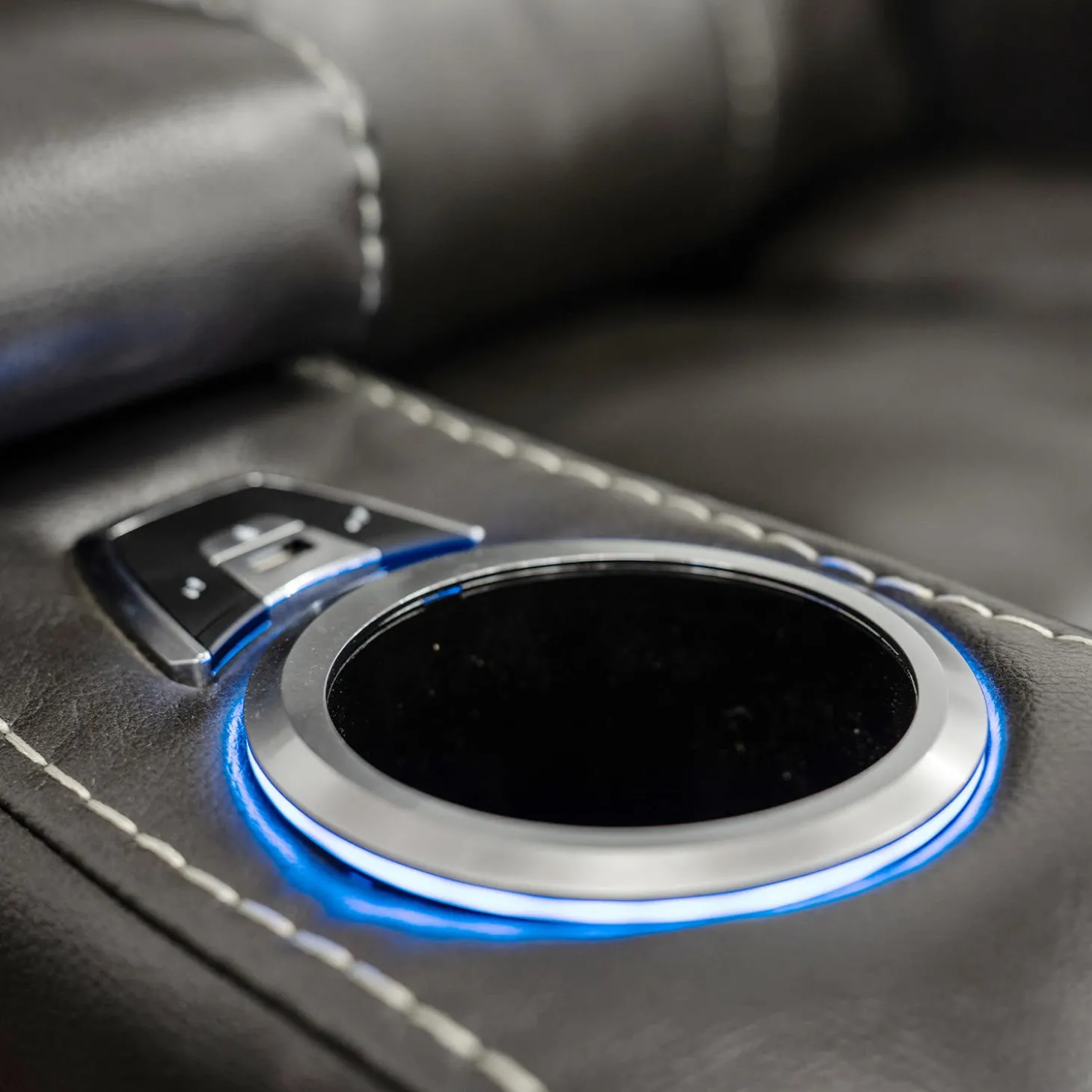 Fauteuil inclinable électrique avec rangement, porte-gobelets et éclairage DEL - gris