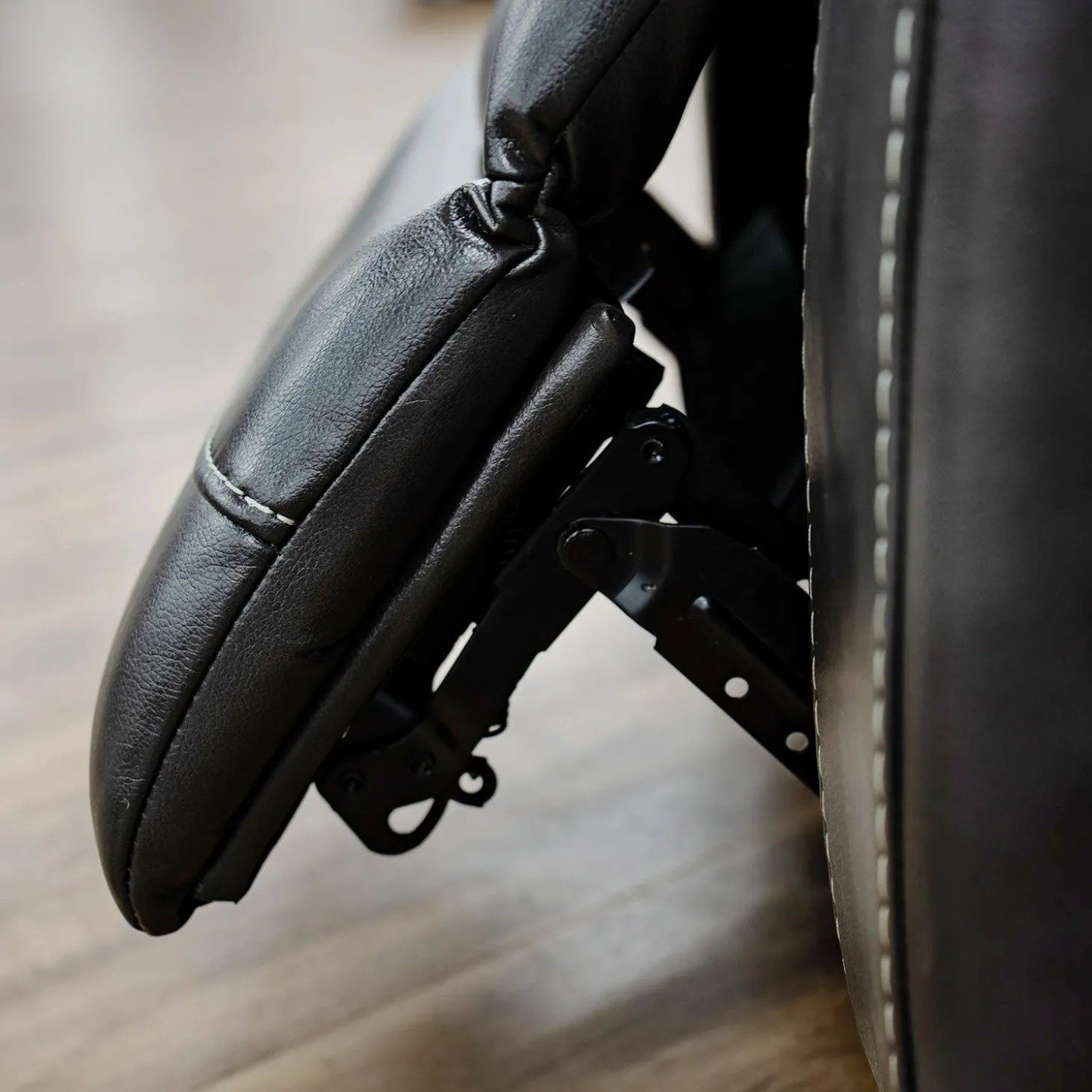 Fauteuil inclinable électrique avec rangement, porte-gobelets et éclairage DEL - gris