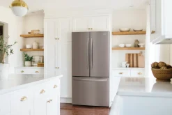 FRIGIDAIRE GALLERY Réfrigérateur 23,3 pi3 36 po Inox Congélateur en bas, Portes françaises - GRFG2353AF