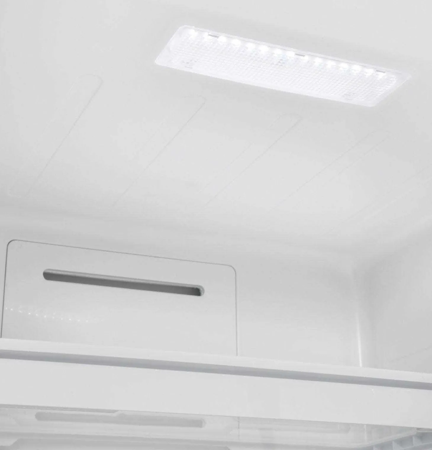GE Congélateur 17 pi3, Blanc, Vertical, 33" - FUF17DLRWW