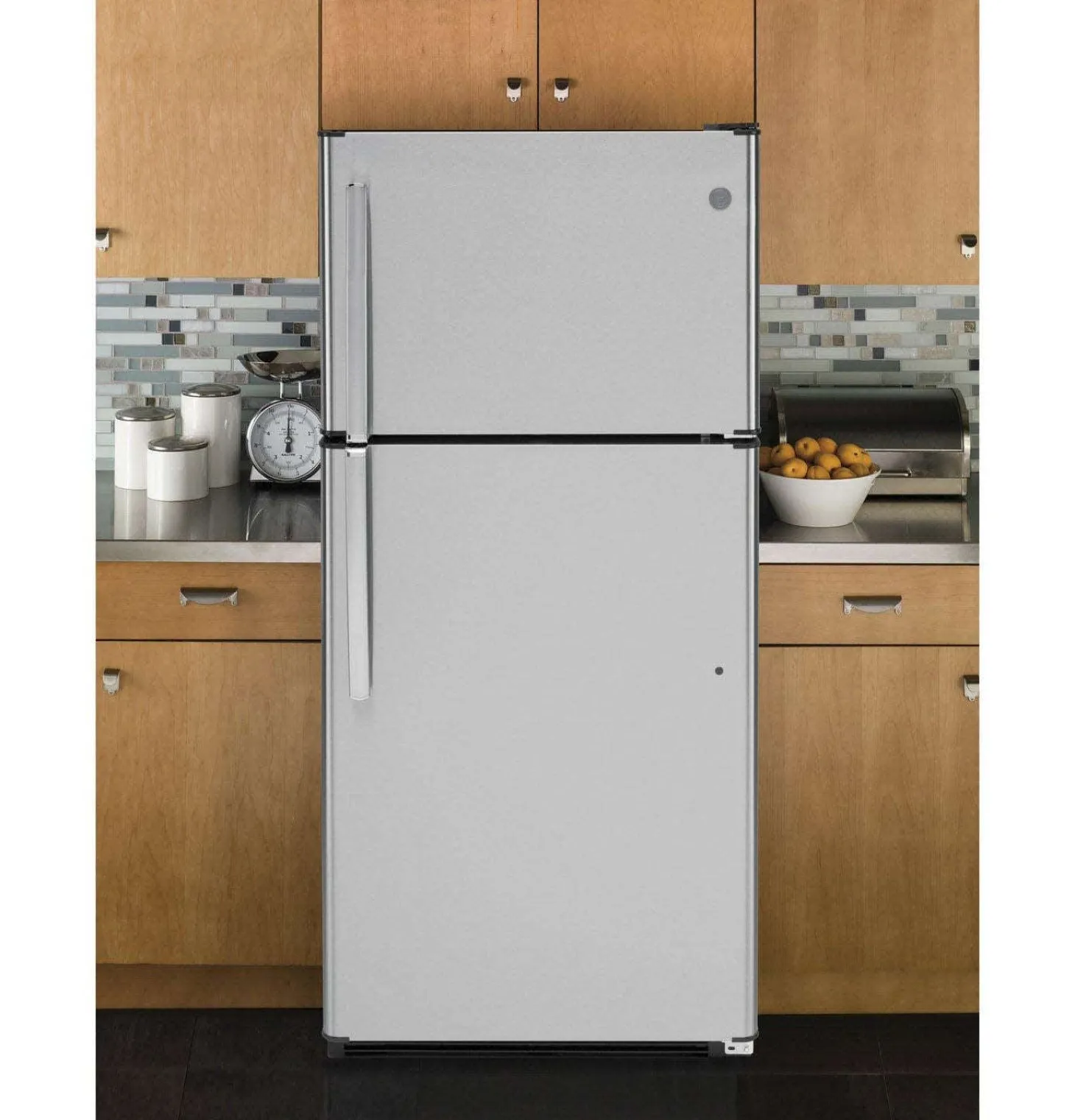 GE Réfrigérateur 18 pi3 30 po Acier inoxydable Congélateur en haut - GTE18FSLKSS