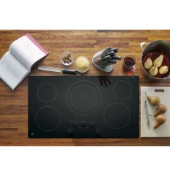 GE Table de cuisson Vitrocéramique Noir 36" Électrique Noir - JP3036DLBB