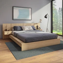 Grand lit avec panneaux et tables de chevet (60")