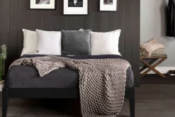 Grand lit en bois massif (60
