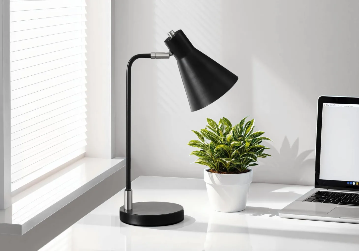 Lampe de table 17"H en métal