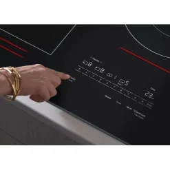 LG Table de cuisson Induction Noir 30