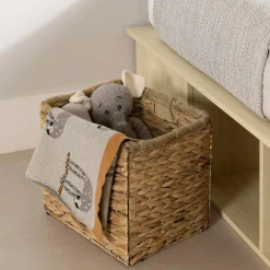 Lit simple avec rangement et paniers (39