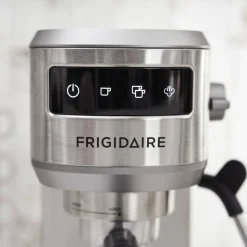 Machine à café expresso à vapeur Frigidaire - FREM100SS