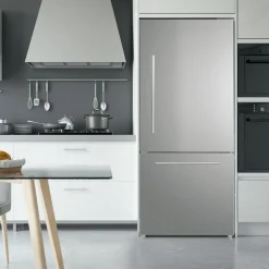 MARATHON Réfrigerateur 18 pi3 30 po usine avec charnieres droites Congélateur en bas - MFF179SSBM-RH