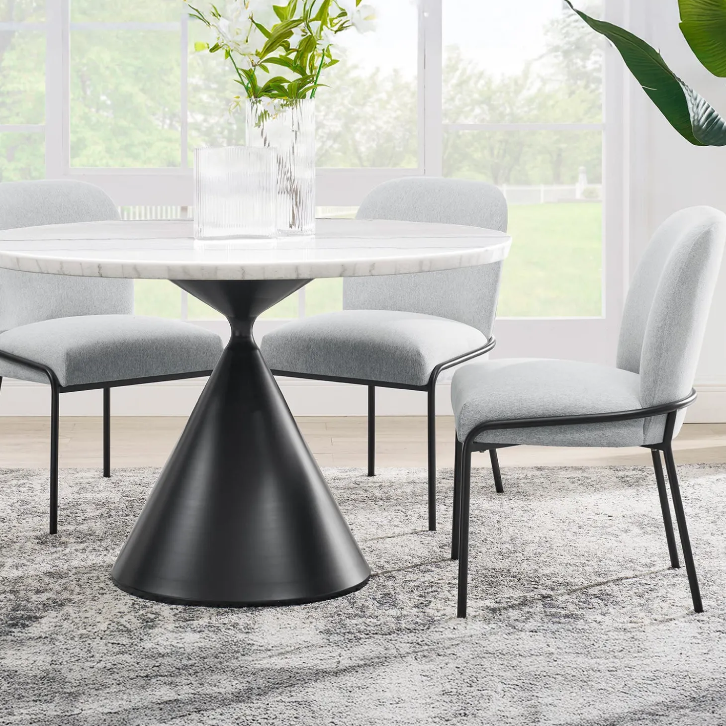Table à manger ronde en marbre et 4 chaises rembourrées - 48"