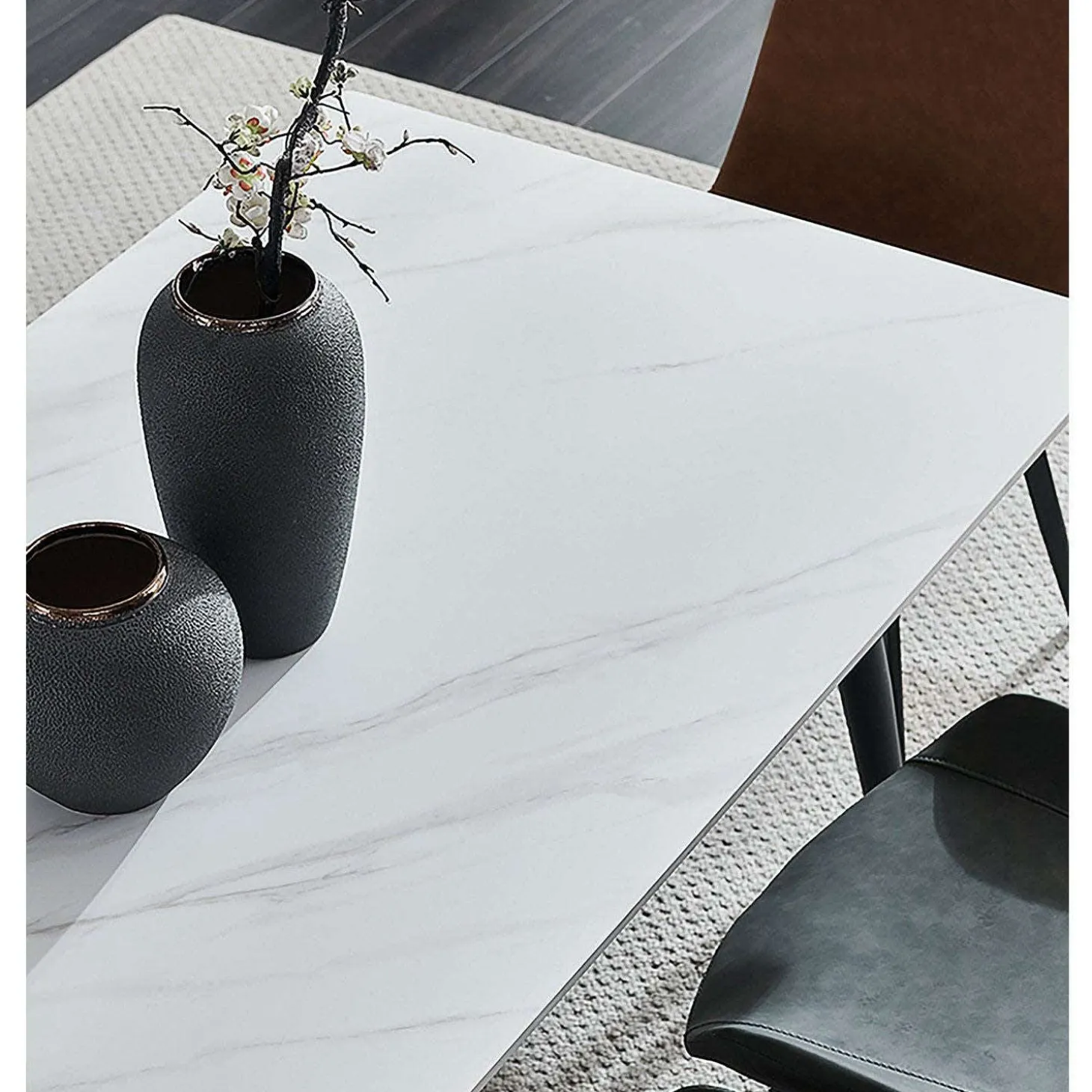 Table en pierre sintérisée avec 6 chaises