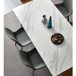 Table en pierre sintérisée avec 6 chaises