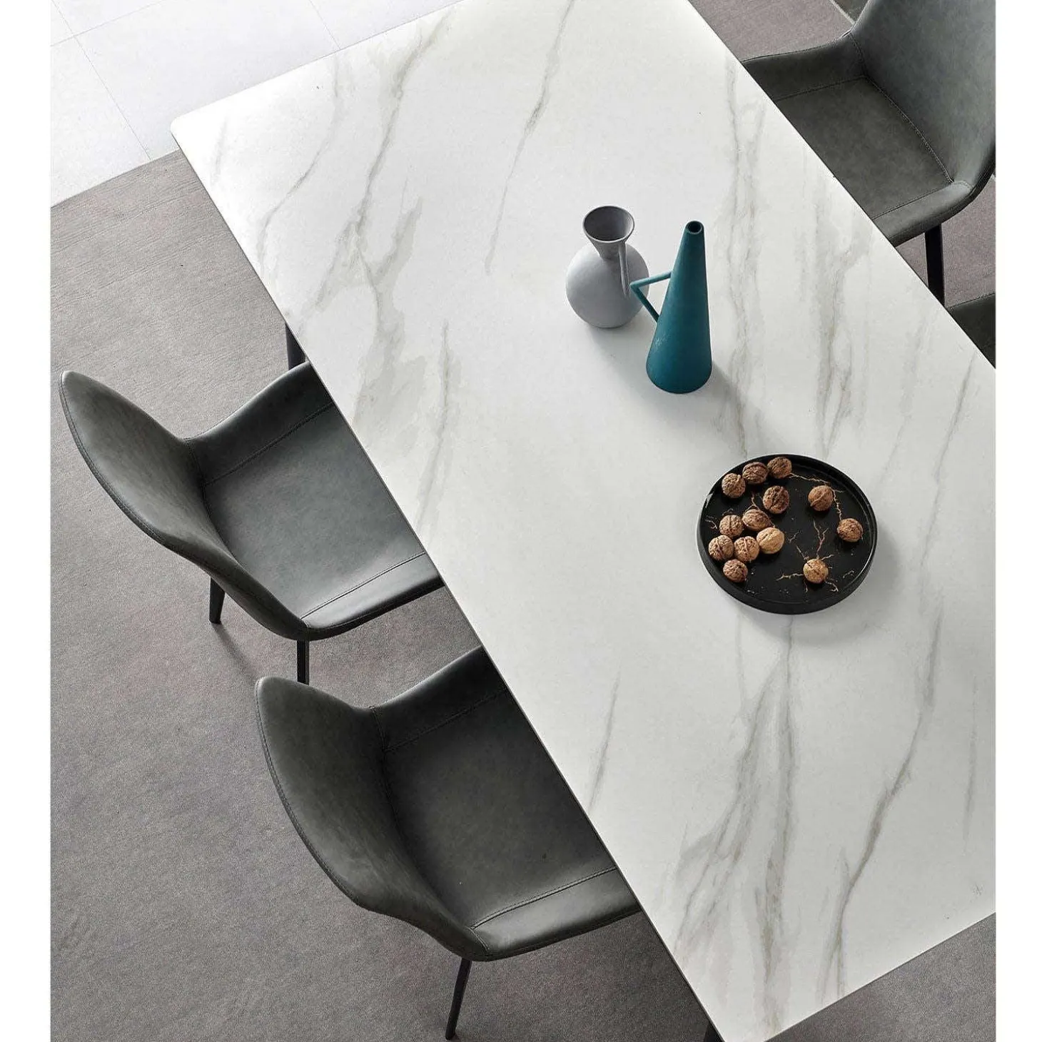 Table en pierre sintérisée avec 4 chaises