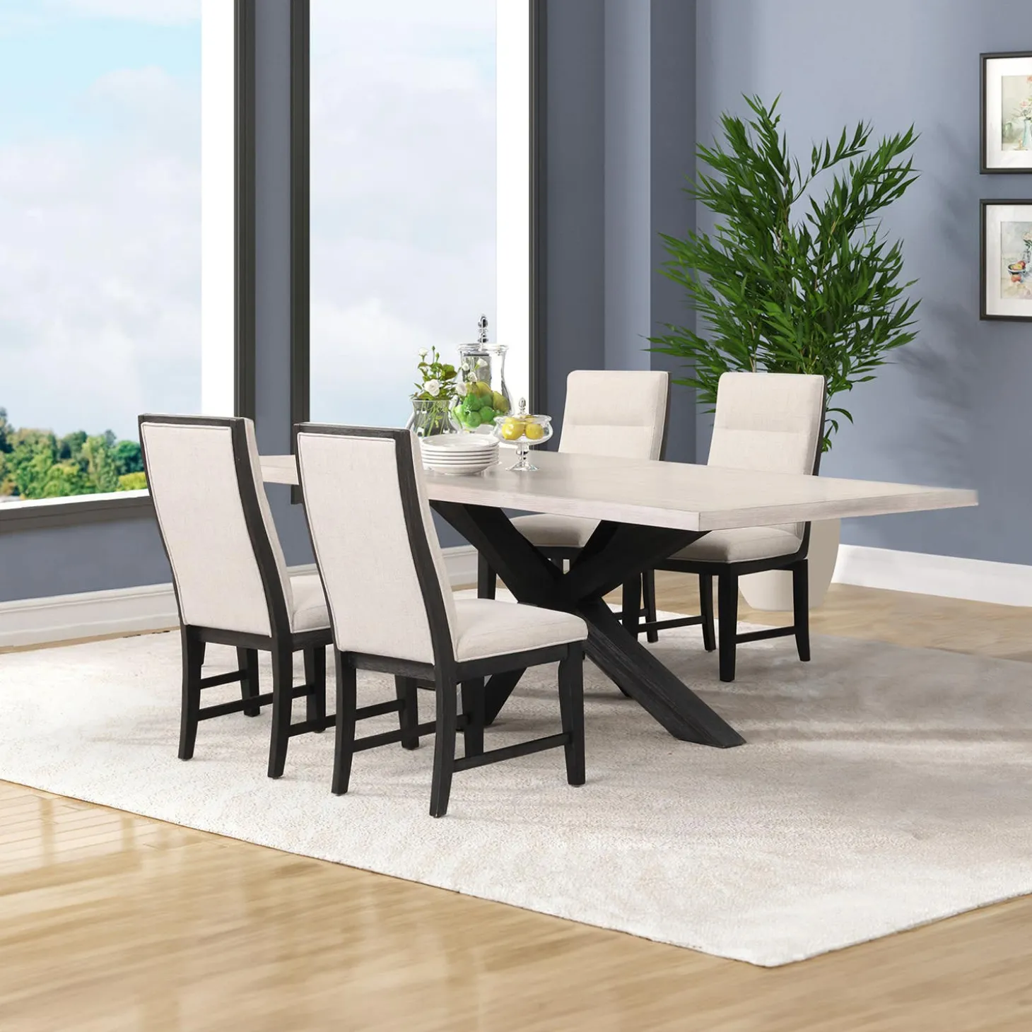 Table rectangulaire et 4 chaises - blanc crème